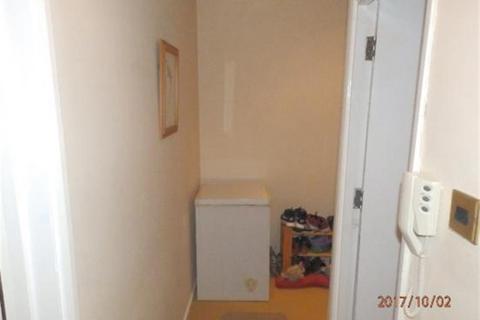 1 bedroom flat to rent, Wavertree Court, Ellesmere Port, CH66 1RN