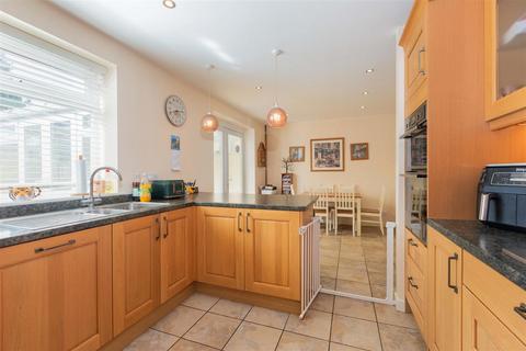 3 bedroom semi-detached house for sale, The Greenway, Cippenham
