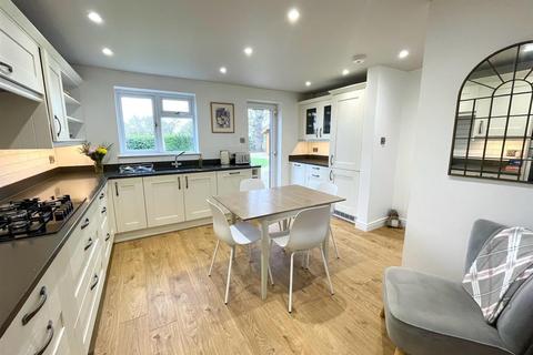 12 Barlow Way, Sandbach, CW11 1PB