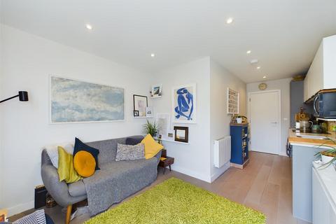 1 bedroom apartment for sale, Solis house, Ruislip HA4