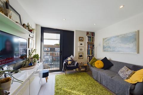1 bedroom apartment for sale, Solis House, Ruislip HA4