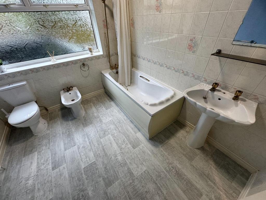 Bathroom/w.c.