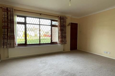 94 Breydon Way, Lowestoft, NR33 9AT