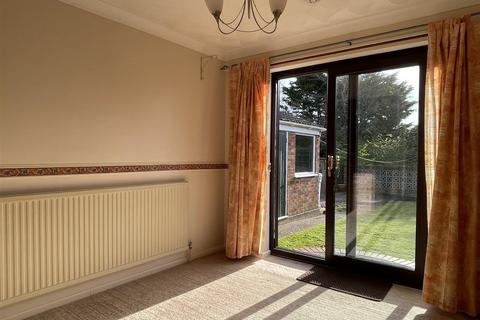 94 Breydon Way, Lowestoft, NR33 9AT