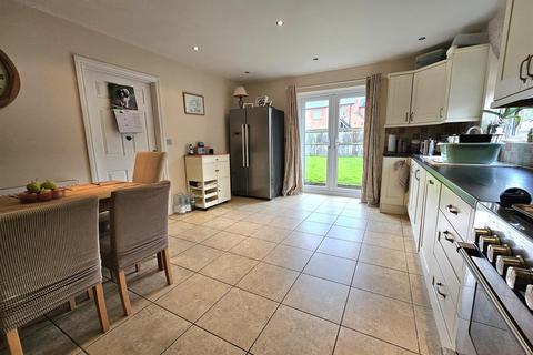 4 bedroom detached house for sale, The Village, Dymock