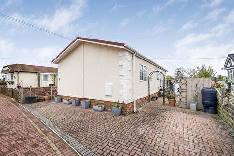 2 bedroom mobile home for sale, Lake View, Crouch Lane, Winkfield