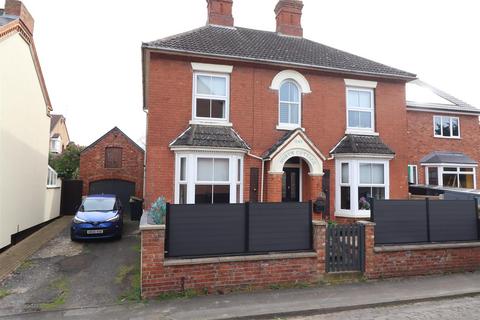 4 bedroom detached house for sale, North Street, Rushden NN10