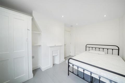 1 bedroom apartment to rent, Bracken House, Bow E3