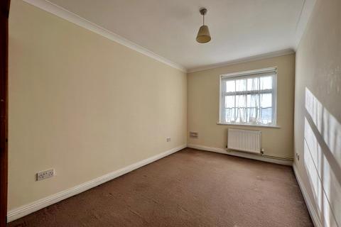 2 bedroom apartment to rent, Empire House