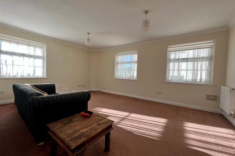 2 bedroom apartment to rent, Empire House