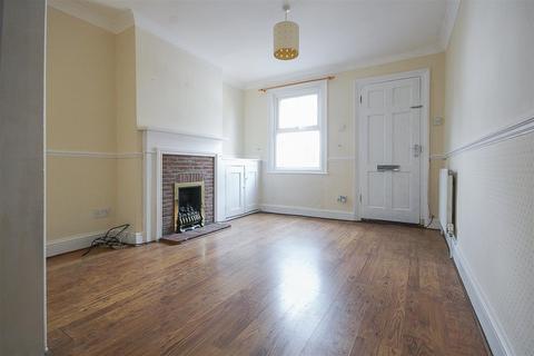 2 bedroom cottage to rent, Sussex Road, Brentwood