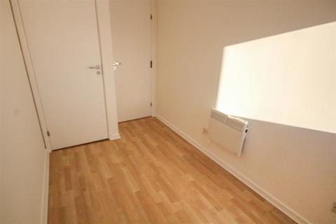2 bedroom apartment to rent, Barnston Way, Shenfield