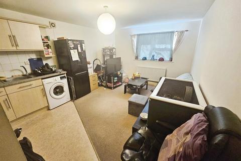 2 bedroom flat to rent, Havelock Street, Northants NN16