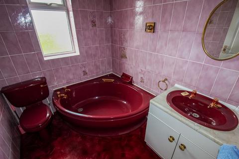 241 Batley Road, Kirkhamgate, Wakefield, WF2 0RZ
