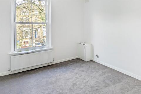 1 bedroom flat to rent, Thicket Road, London