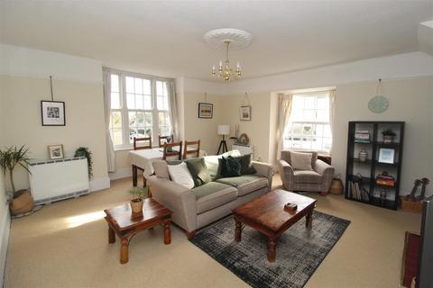 2 bedroom apartment to rent, Exeter