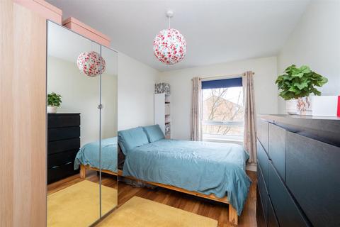2 bedroom apartment for sale, Relko Gardens, Sutton