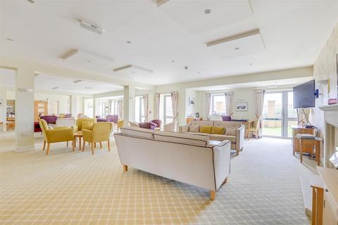 1 bedroom apartment for sale, Eversley Court, Dane Road, Seaford, East Sussex BN25 1FF