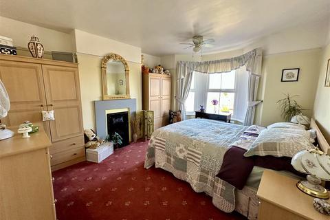 3 bedroom semi-detached house for sale, Wrax Road, Brading, Sandown