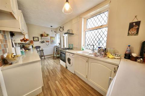 2 bedroom terraced house for sale, Hall Road, Hull