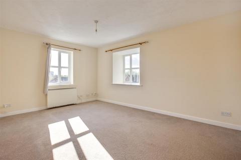 2 bedroom flat for sale, Friarscroft Way, Aylesbury HP20