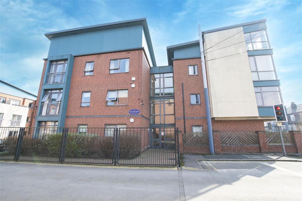67 The Willows, Middlewood Road... 2 bed apartment for sale £135,000