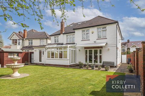 6 bedroom detached house for sale, Mckenzie Road, Broxbourne