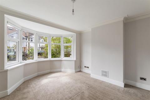 3 bedroom semi-detached house for sale, Queens Grove Road, Chingford