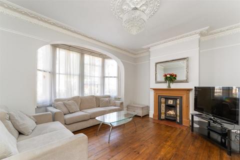 4 bedroom terraced house for sale, Chester Road, Wanstead