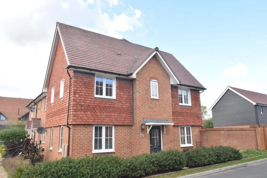 Southfields Way, Harrietsham... 3 bed end of terrace house for sale £