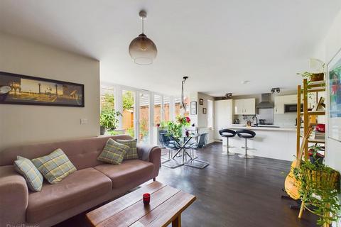 98 Ashington Drive, Arnold, Nottingham, NG5 8UA