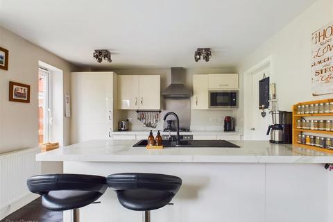 98 Ashington Drive, Arnold, Nottingham, NG5 8UA