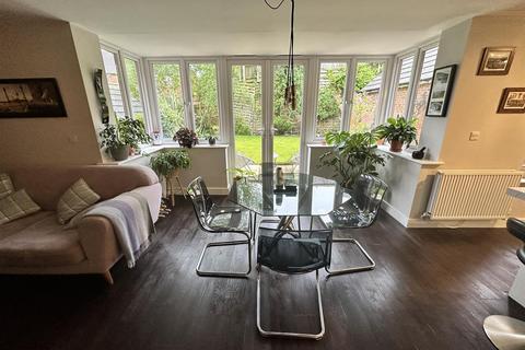 98 Ashington Drive, Arnold, Nottingham, NG5 8UA