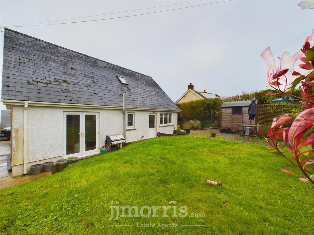 High View, Tegryn 3 bed detached bungalow for sale £215,000