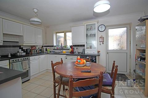 3 bedroom semi-detached house for sale, Allwood Road, Cheshunt, Waltham Cross