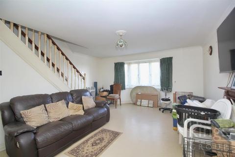 3 bedroom semi-detached house for sale, Allwood Road, Cheshunt, Waltham Cross