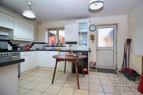 3 bedroom semi-detached house for sale, Allwood Road, Cheshunt, Waltham Cross