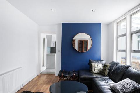 2 bedroom flat to rent, Ebbsfleet Road, London, NW2