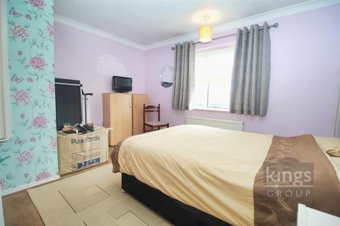 2 bedroom maisonette for sale, High Street, Cheshunt, Waltham Cross