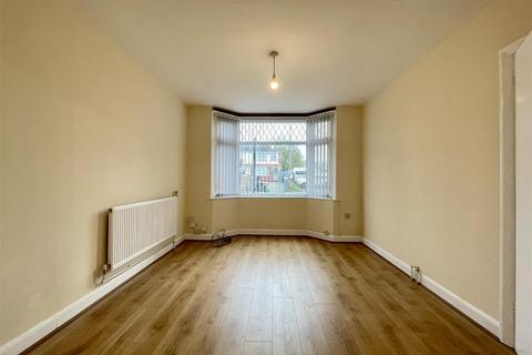 3 bedroom end of terrace house to rent, Parkgate Road, Holbrooks, Coventry