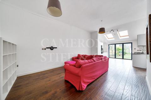 3 bedroom flat to rent, Cranhurst Road, Willesden Green, NW2