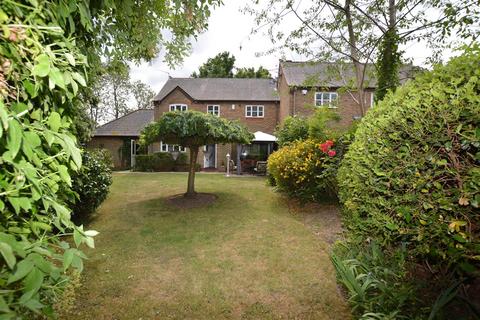 3 bedroom link detached house for sale, Kings Oak, Whitegates Close, Croxley Green
