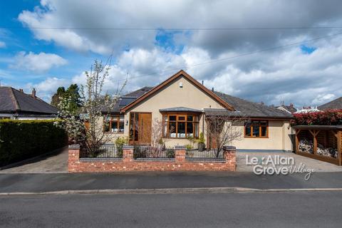 3 bedroom detached house for sale, The Crescent, Hagley