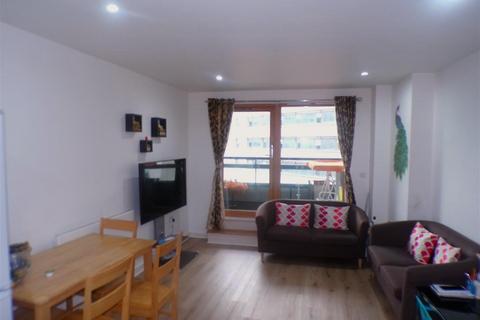 2 bedroom apartment to rent, Crown Point Road, Leeds