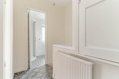 15 Manor Crescent, Pool In Wharfedale, Otley, LS21 1ND
