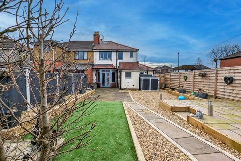 4 bedroom semi-detached house for sale, St. Helens Road, Leigh