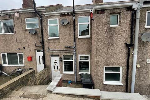 3 bedroom terraced house to rent, Beech Grove, Prudhoe