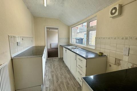 2 bedroom terraced house to rent, Easson Road, Darlington