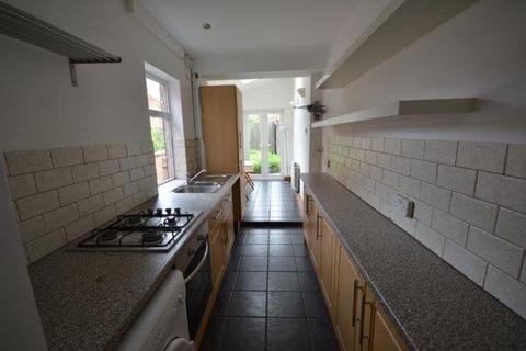 3 bedroom terraced house to rent, Hartopp Road, Leicester