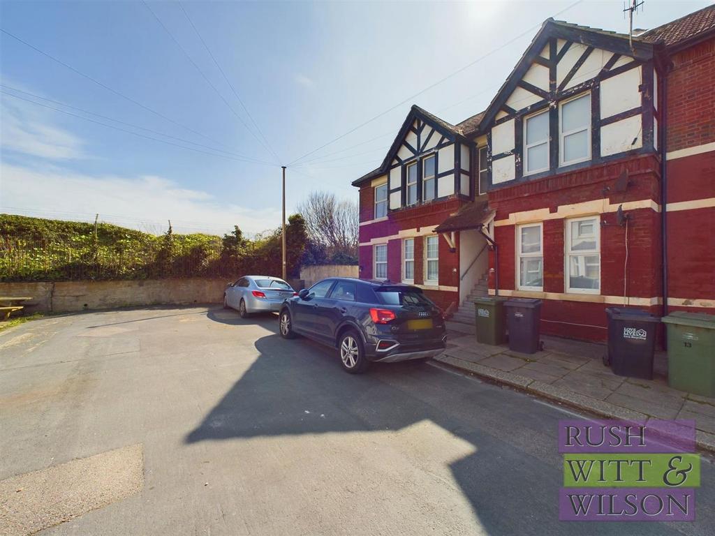 Arnside Road, St. LeonardsOnSea 2 bed flat for sale £165,000